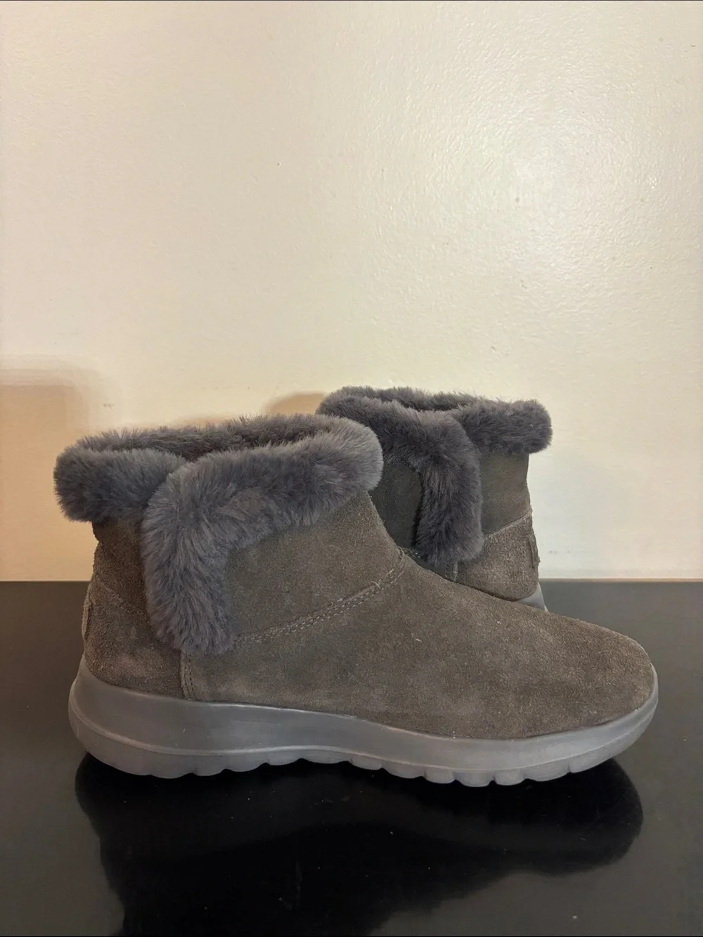 Skechers Gray Suede Faux‎ Fur Lined Ankle Boots